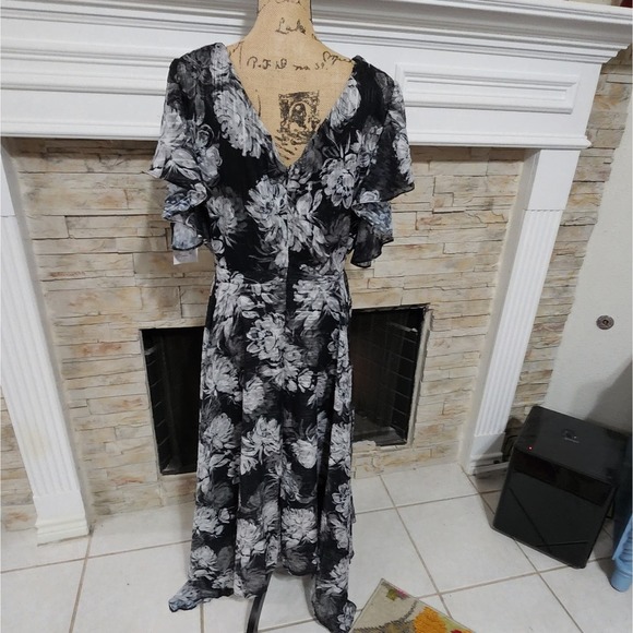 NW Night Way black white floral asymmetrical hem maxi dress plus size‎ 18W new - Picture 4 of 9
